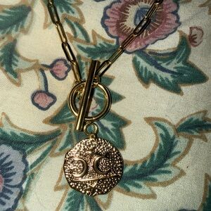 Gold Pendant Necklace